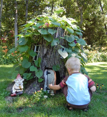 2009 08 22_0346_edited- stump adn kidlet